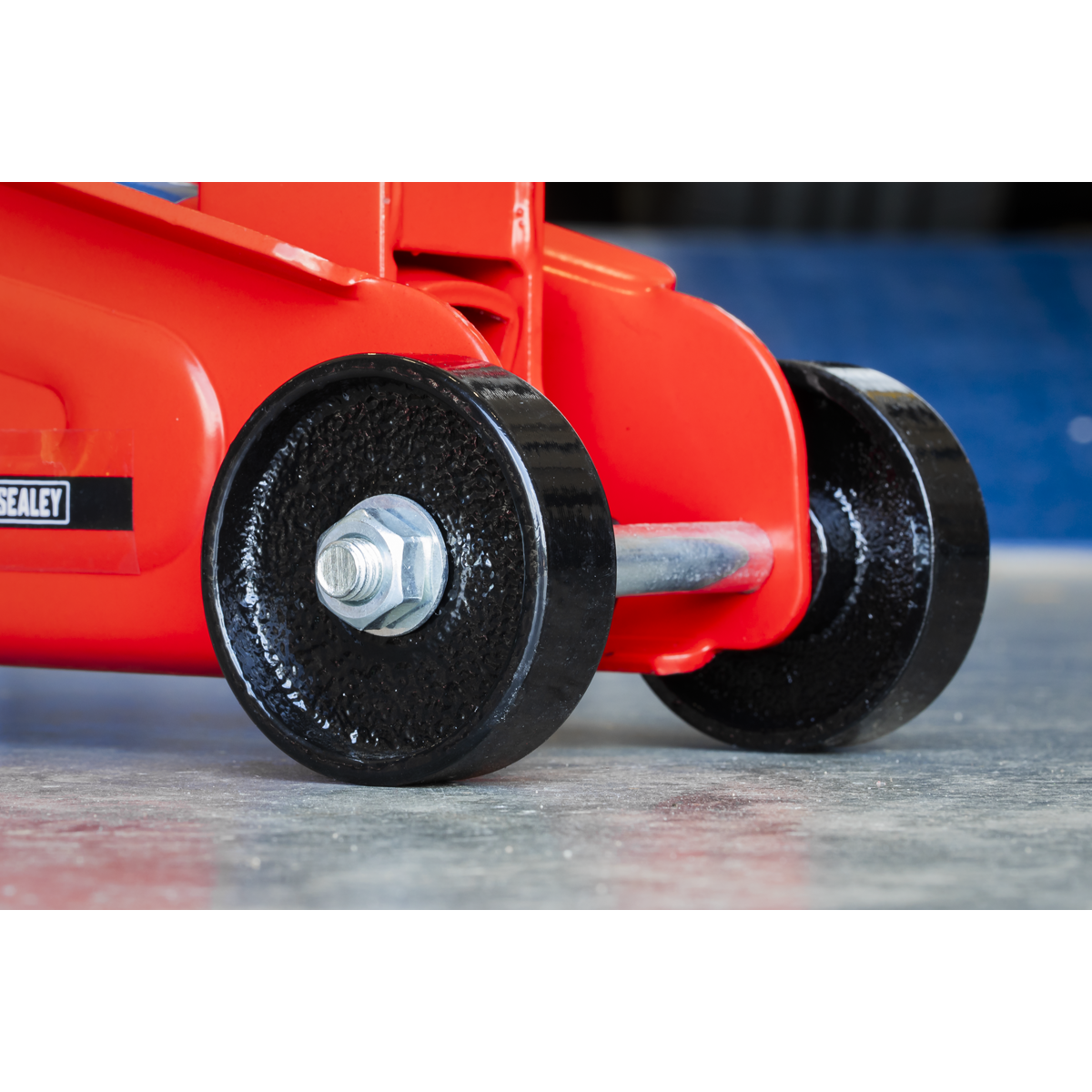 Short Chassis Trolley Jack 1.5 Tonne
