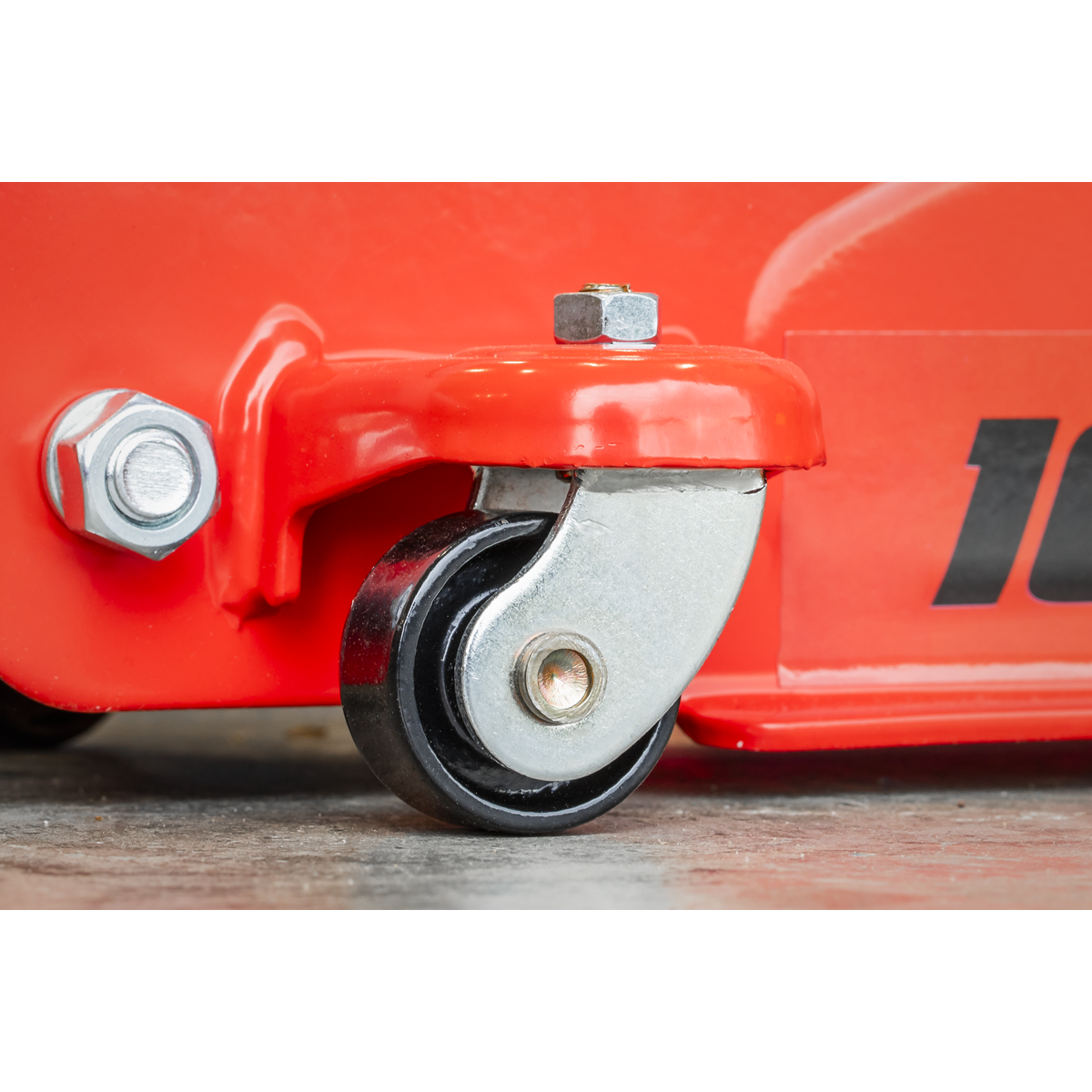Low Profile Short Chassis Trolley Jack 2 Tonne