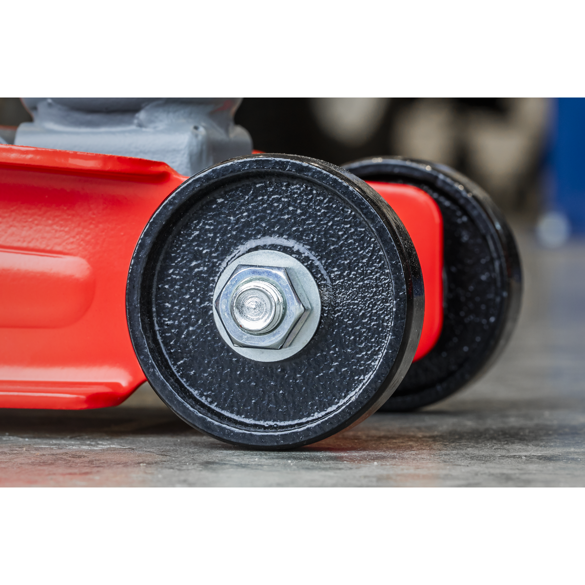 Low Profile Short Chassis Trolley Jack 2 Tonne