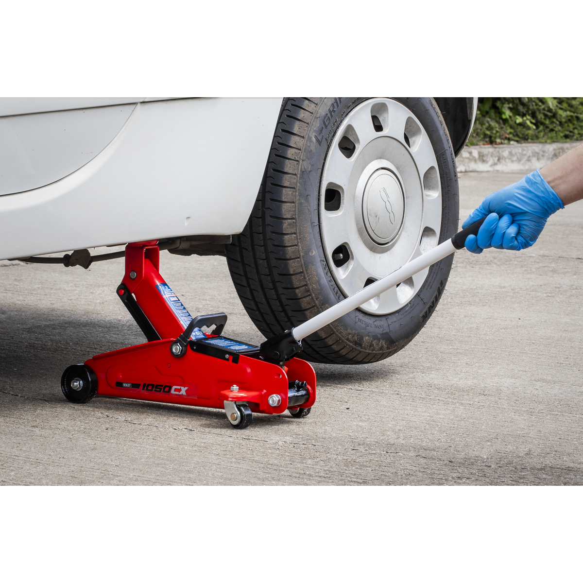 Short Chassis Trolley Jack 2 Tonne
