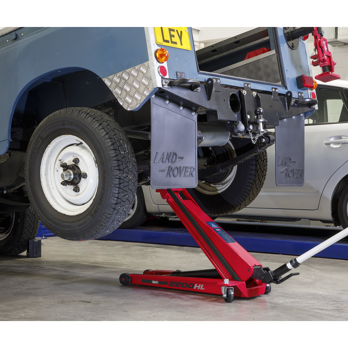 High Lift Low Profile Trolley Jack 2 Tonne
