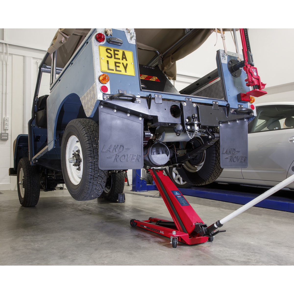 High Lift Low Profile Trolley Jack 2 Tonne