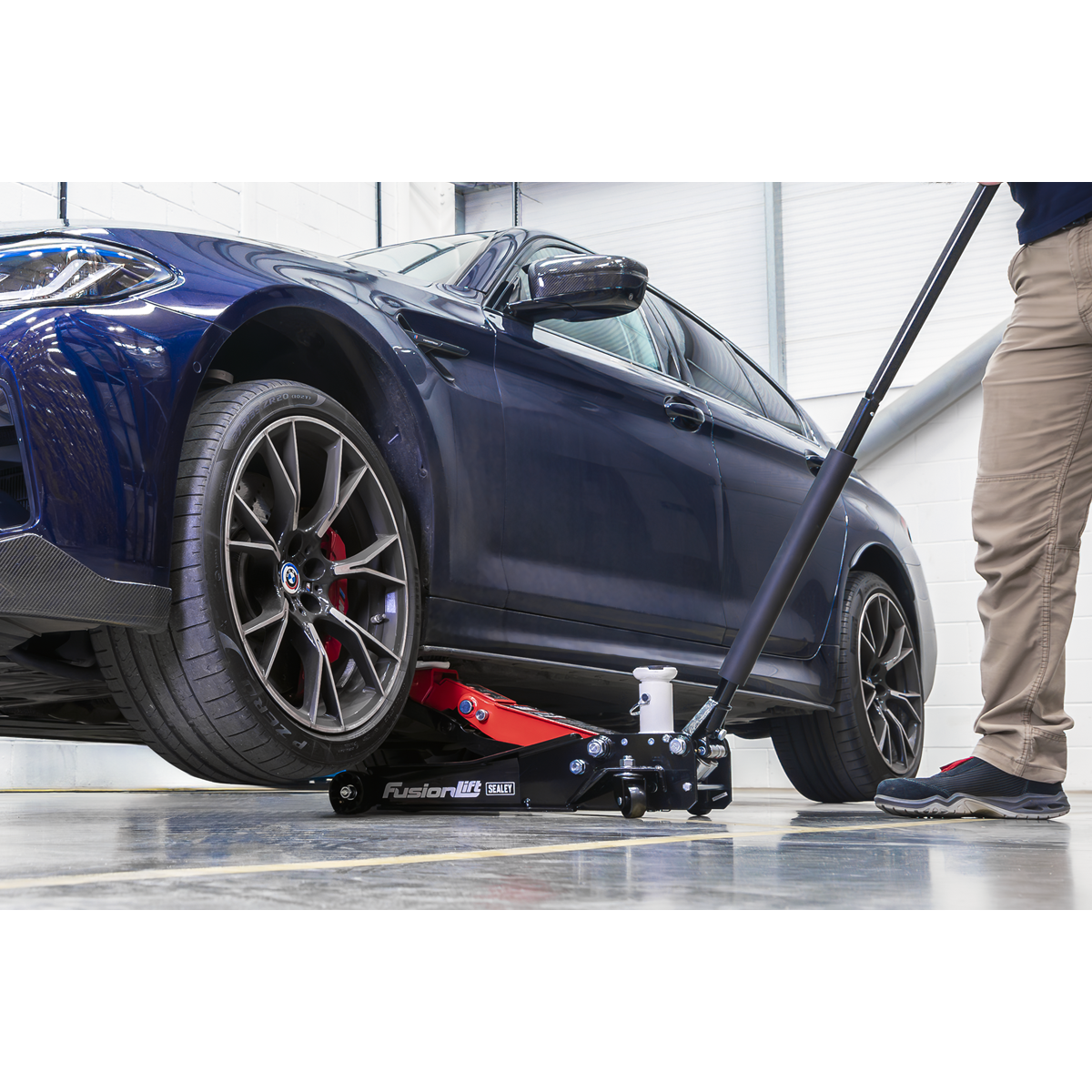 Low Profile High Lift Trolley Jack with Rocket Lift 2/3 Tonne