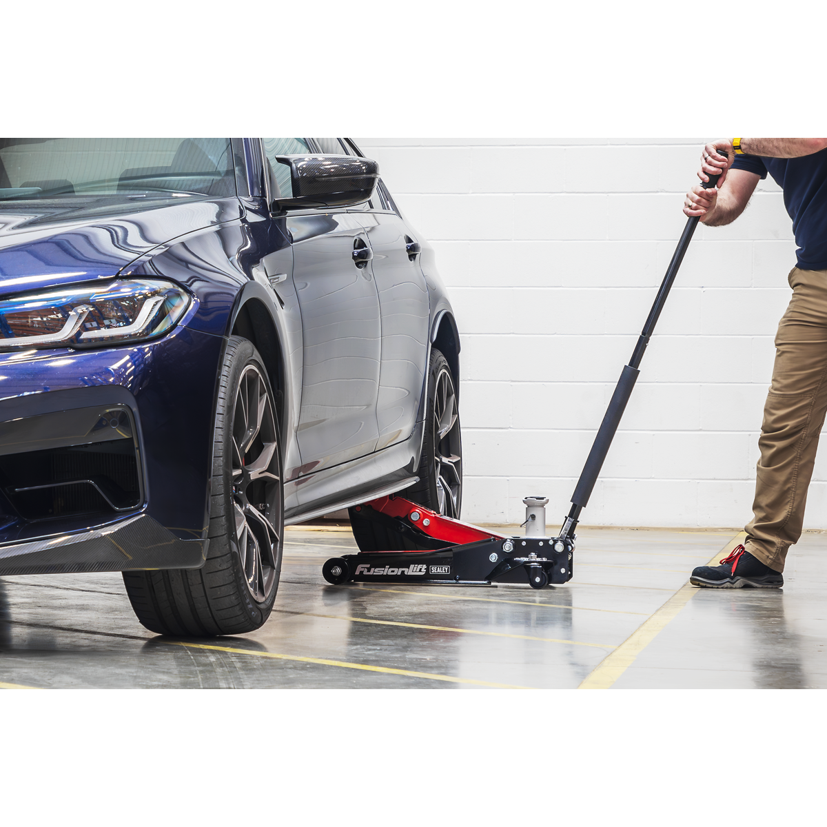 Low Profile High Lift Trolley Jack with Rocket Lift 2/3 Tonne