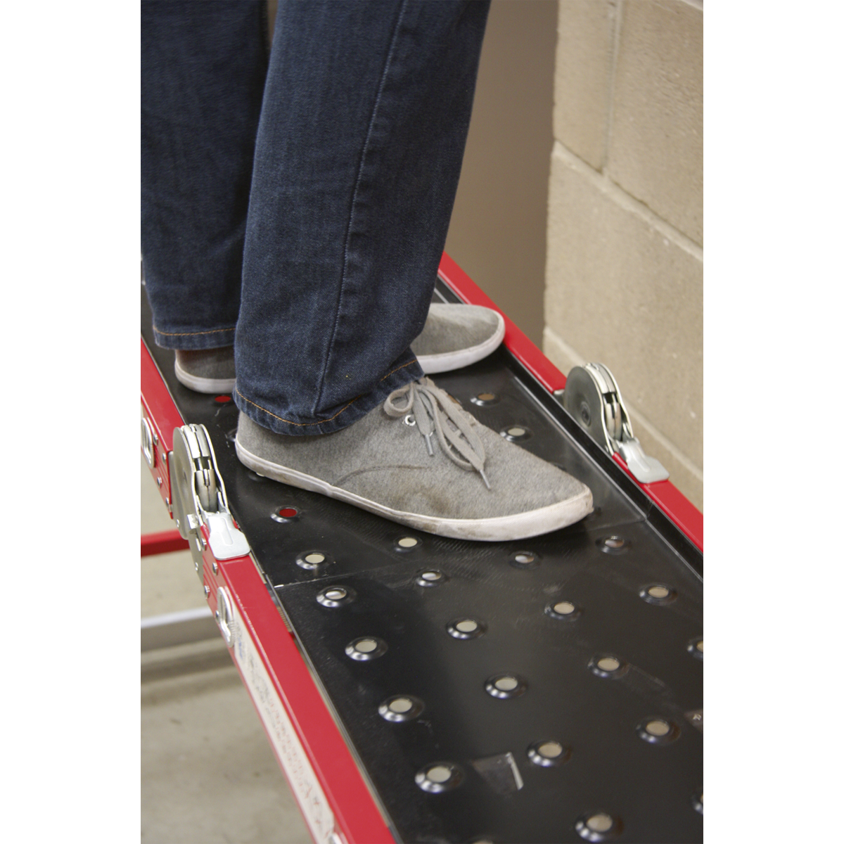 Aluminium Multipurpose Adjustable-Height Ladder - BS EN 131