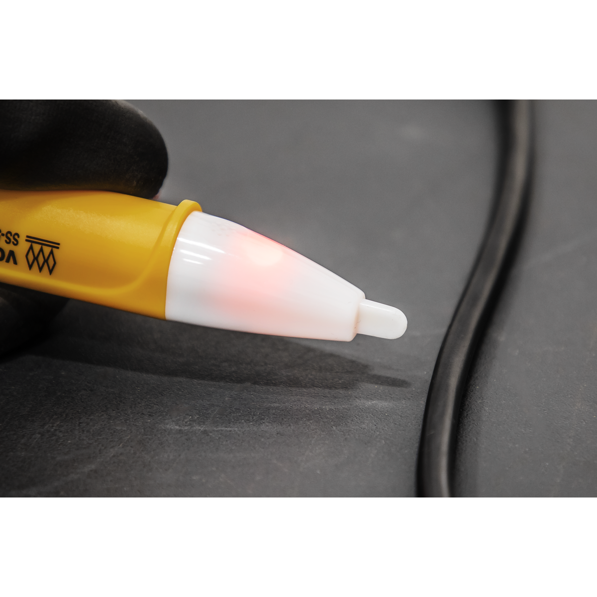 Premier Non-Contact Voltage Detector 80-1000V