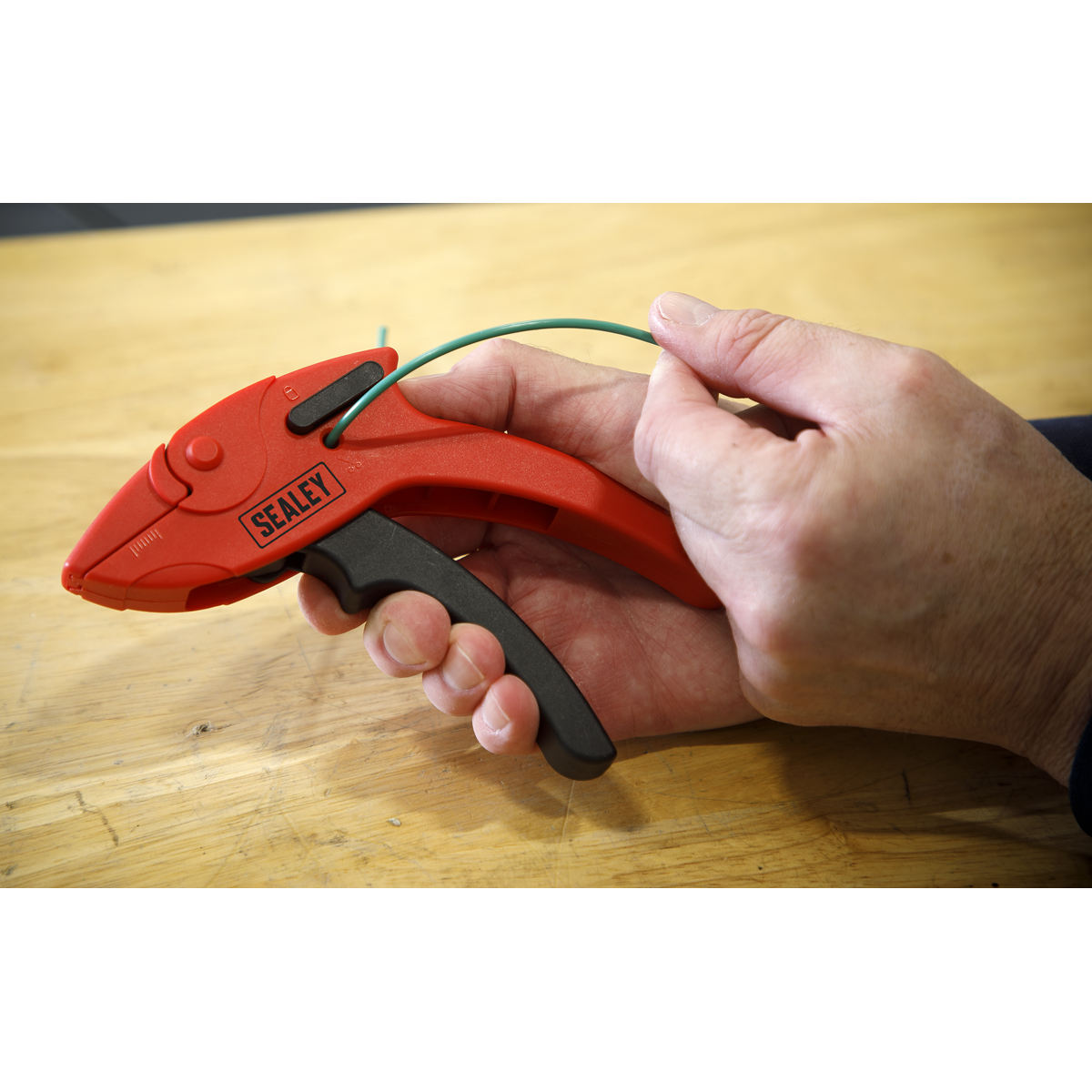 Automatic Pistol Grip Wire Stripping Tool
