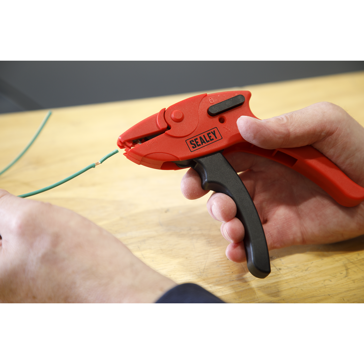 Automatic Pistol Grip Wire Stripping Tool