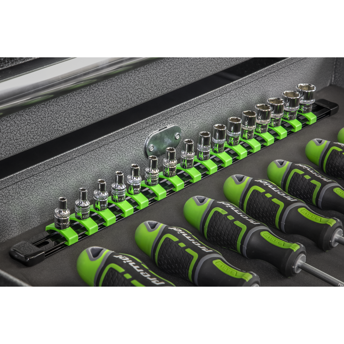 Premier Socket Retaining Rail with 16 Clips 1/4"Sq Drive - Hi-Vis Green