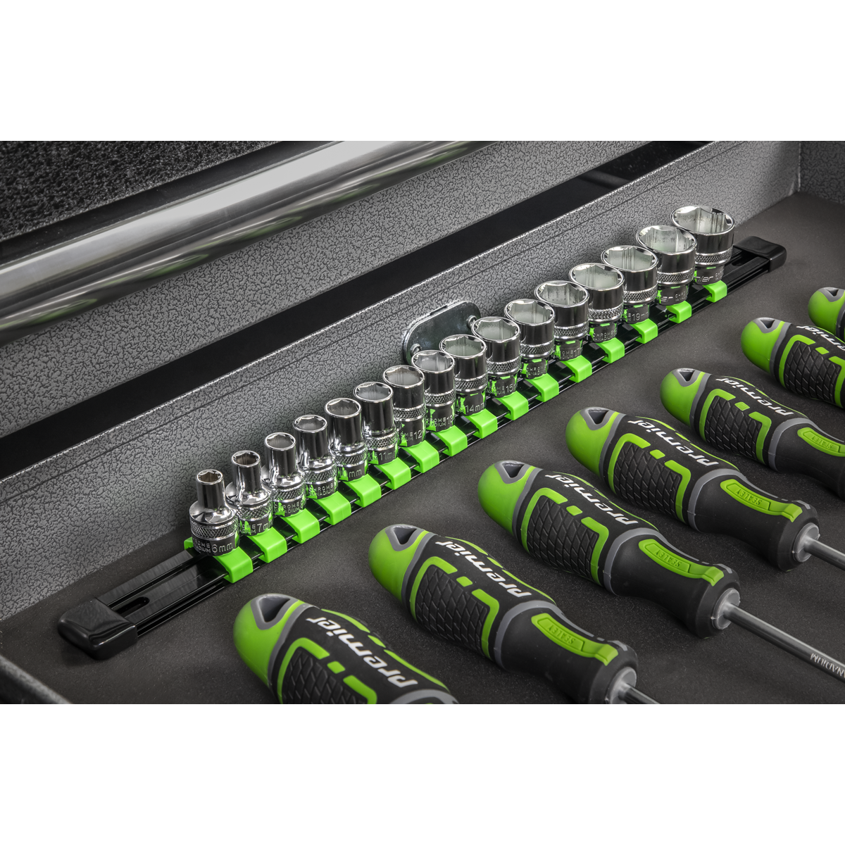 Premier Socket Retaining Rail with 16 Clips 3/8"Sq Drive - Hi-Vis Green