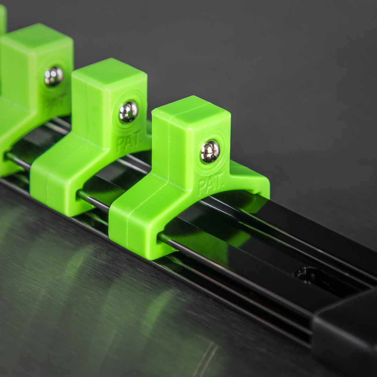 Premier Socket Retaining Rail with 16 Clips 3/8"Sq Drive - Hi-Vis Green
