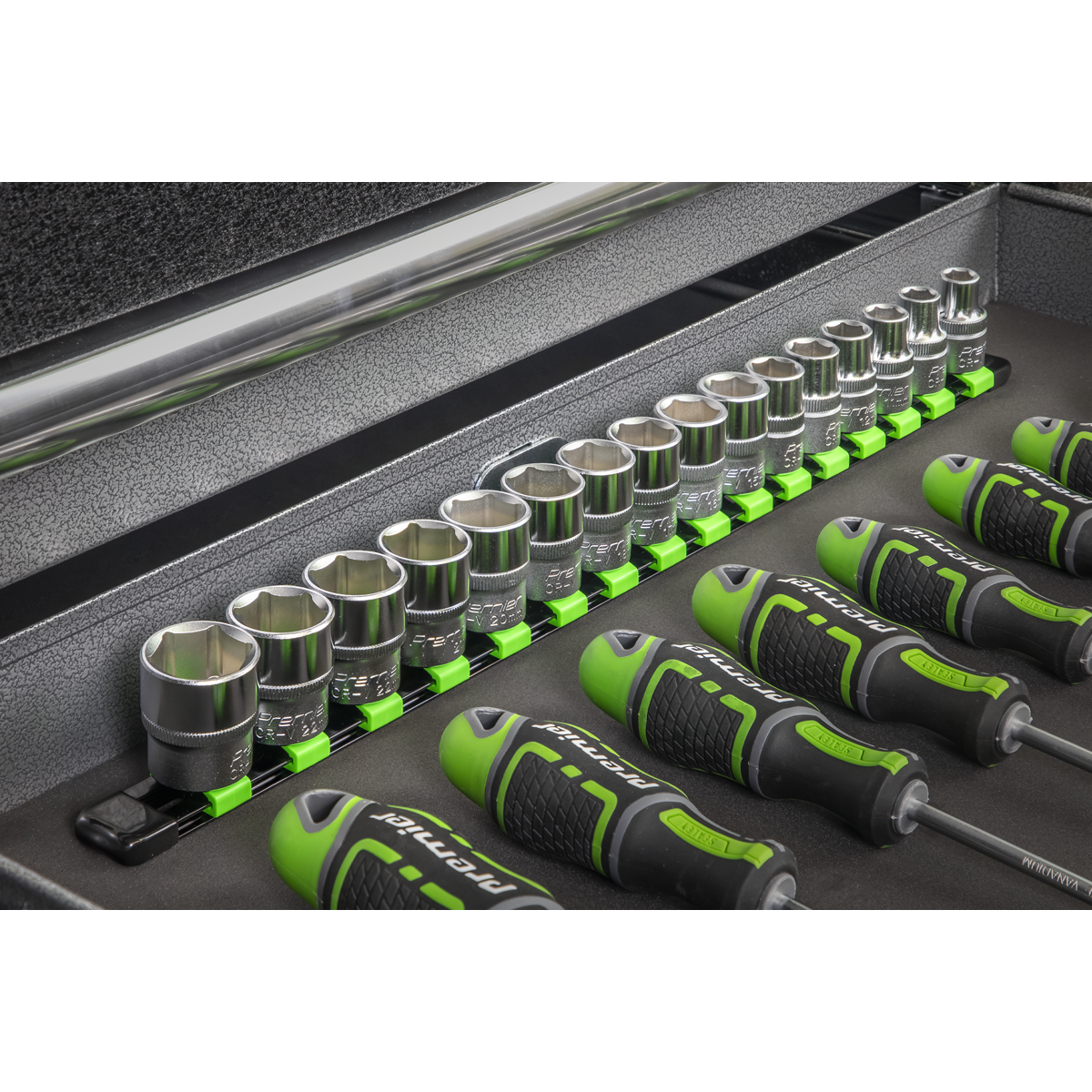Premier Socket Retaining Rail with 16 Clips 1/2"Sq Drive - Hi-Vis Green
