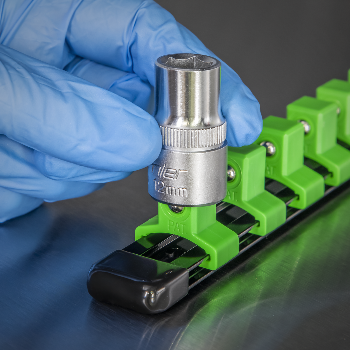 Premier Socket Retaining Rail with 16 Clips 1/2"Sq Drive - Hi-Vis Green