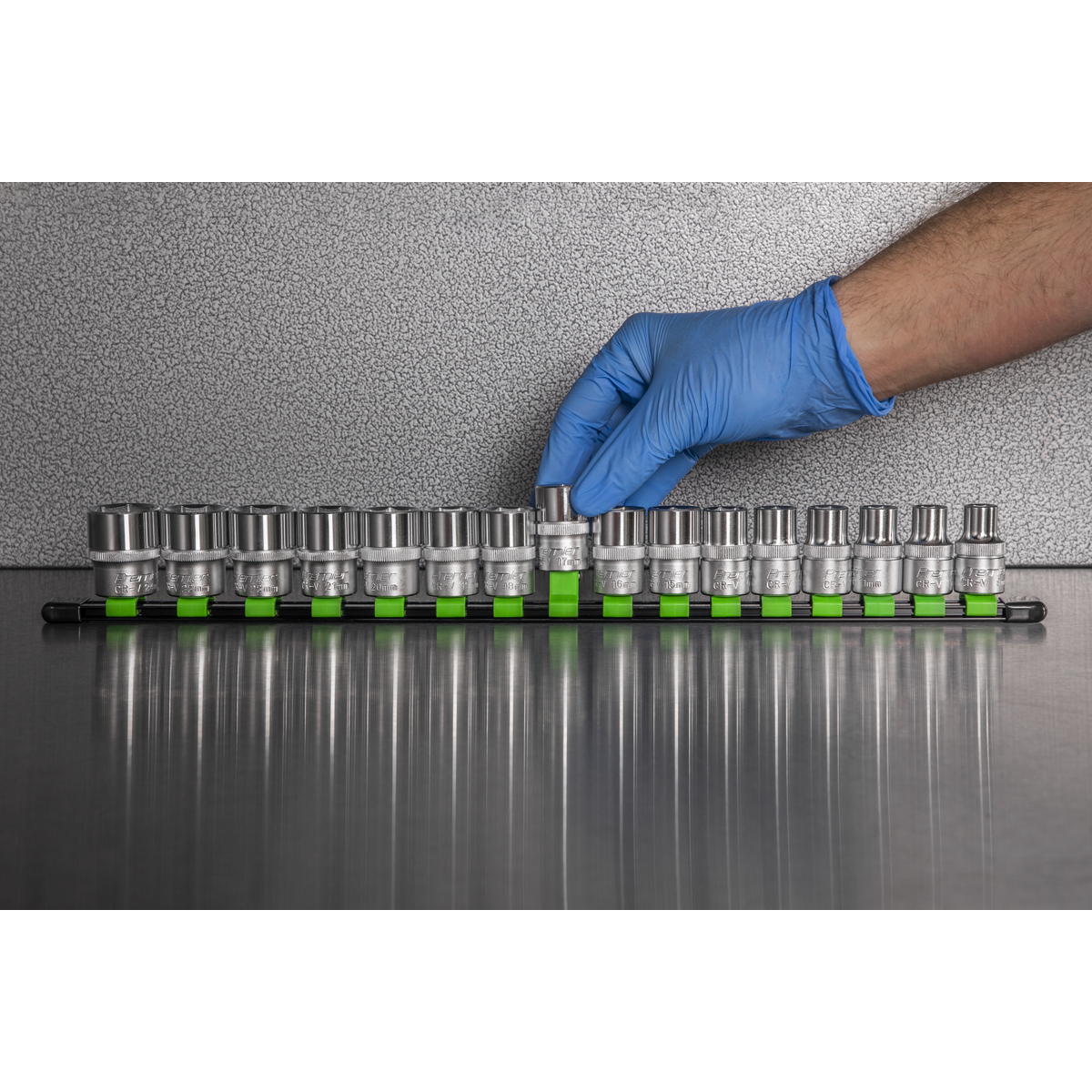 Premier Socket Retaining Rail with 16 Clips 1/2"Sq Drive - Hi-Vis Green