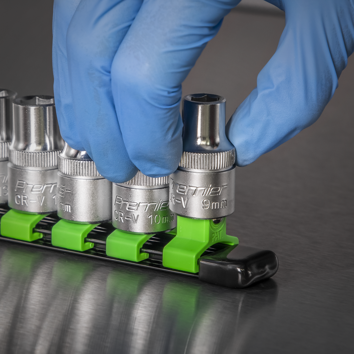 Premier Socket Retaining Rail with 16 Clips 1/2"Sq Drive - Hi-Vis Green