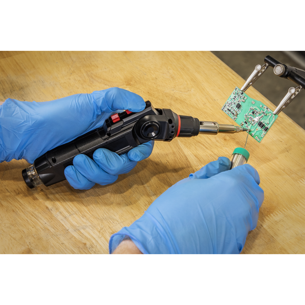 Premier 3-in-1 Butane Indexing Soldering Iron Kit