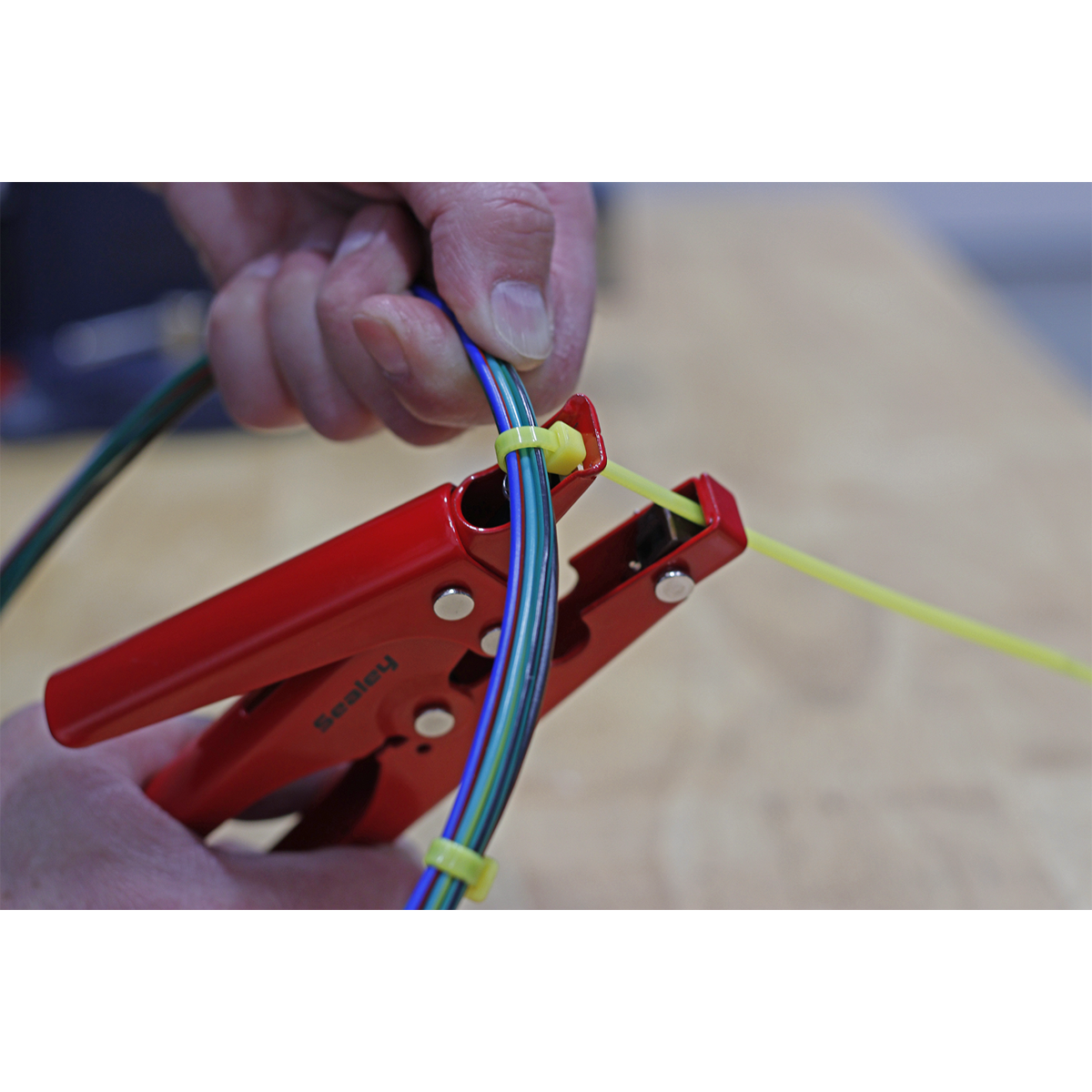 Cable Tie Fastening Tool