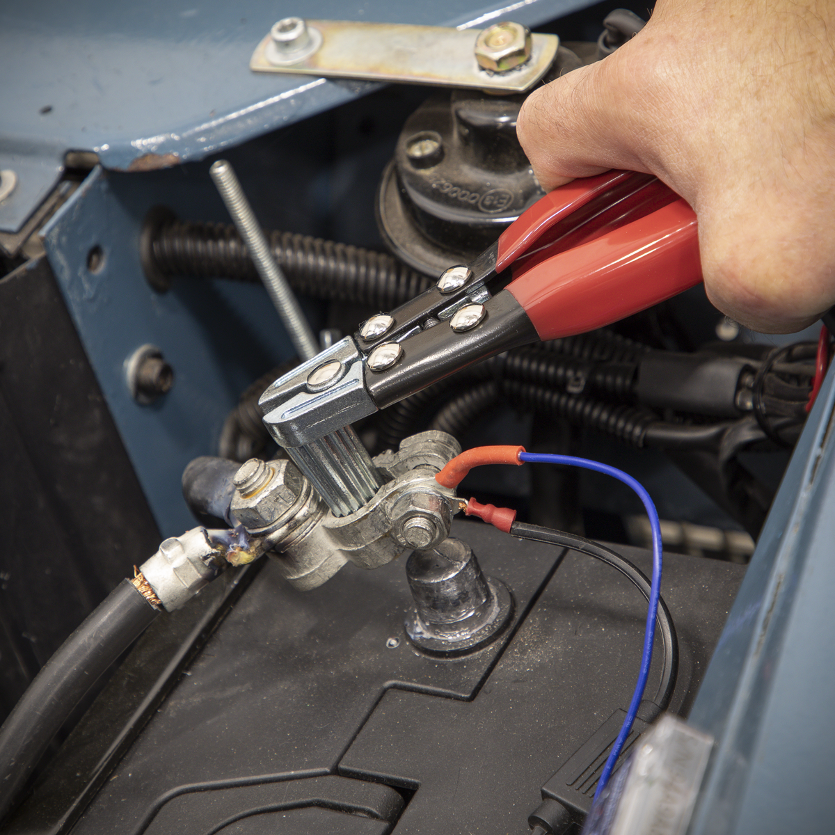 Battery Terminal Spreader & Cleaner Tool
