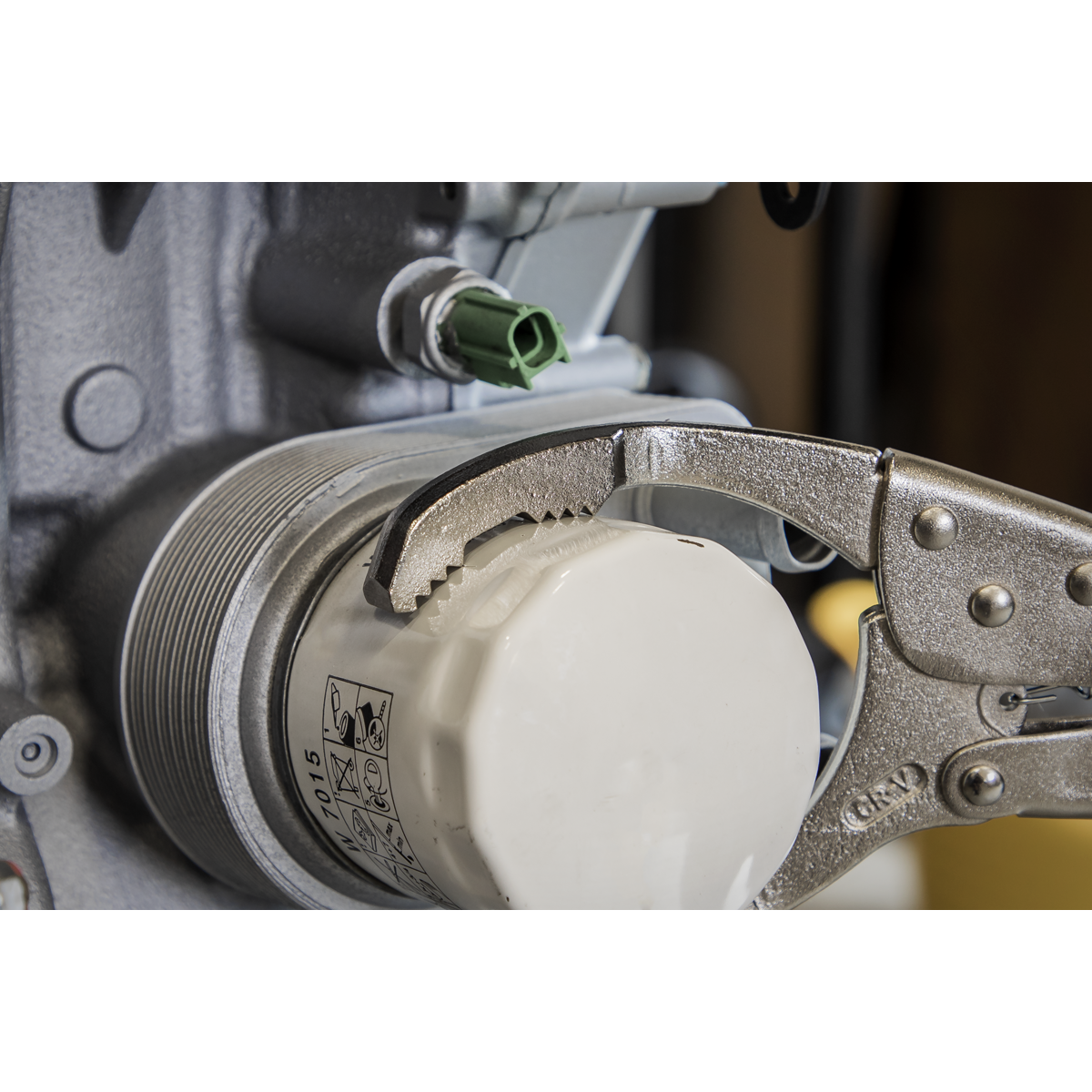 Angled Oil Filter Locking Pliers 45-130mm Capacity