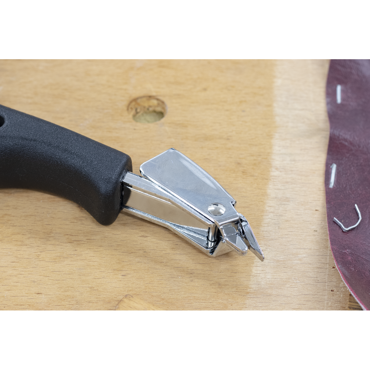 Premier Heavy-Duty Staple Remover