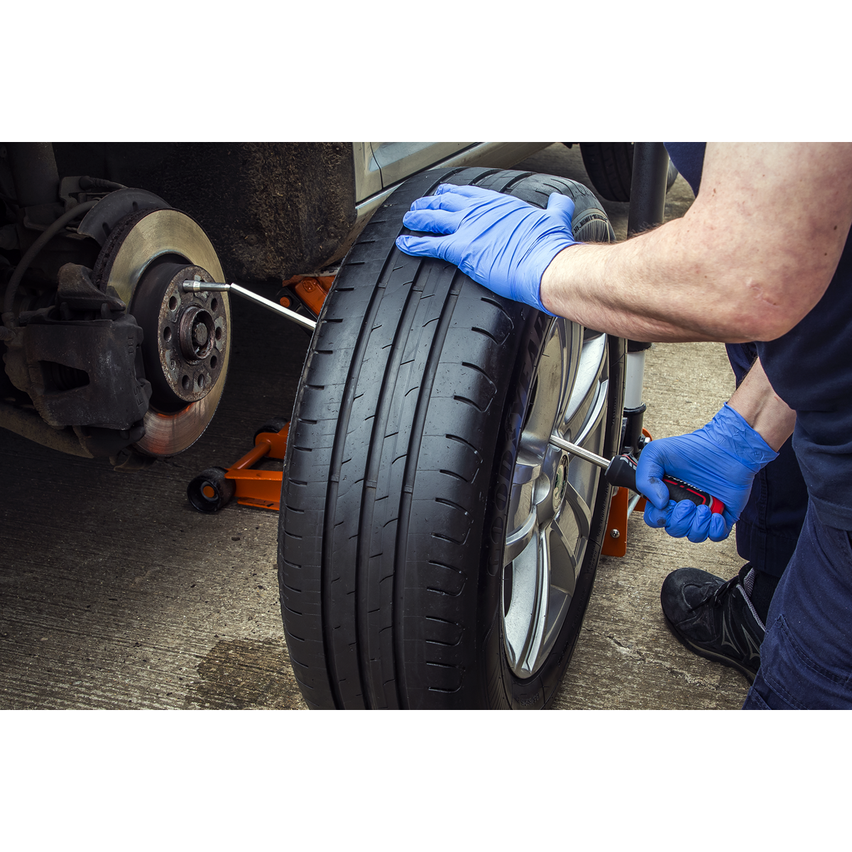 Premier WheelEazy™ Wheel Fitting & Alignment Tool