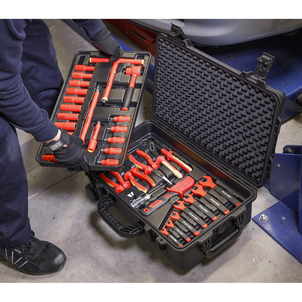 Premier Insulated Tool Kit 3/8"Sq Drive 1000V 50pc - VDE Approved