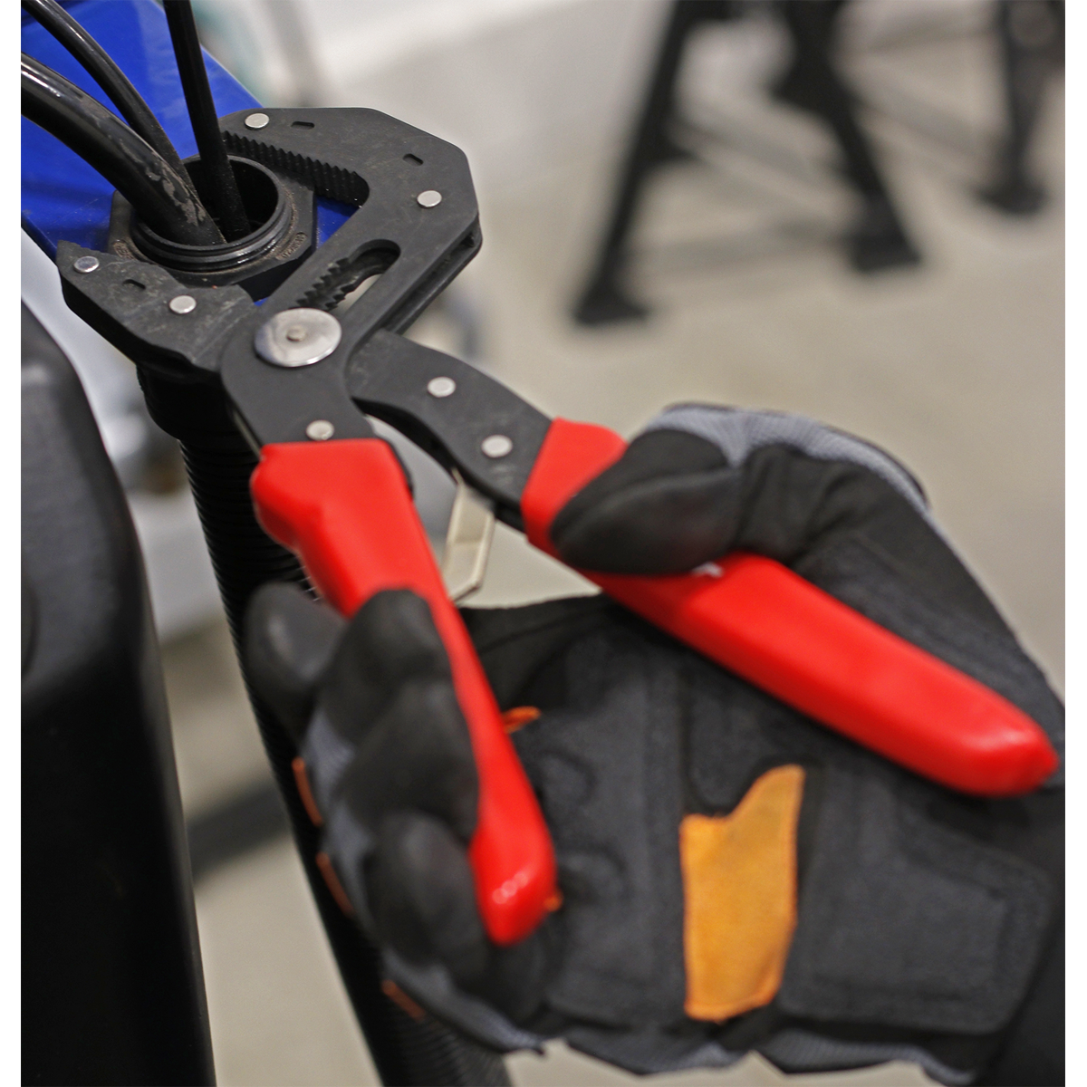 Premier Self-Adjusting Multi-Grip Pliers