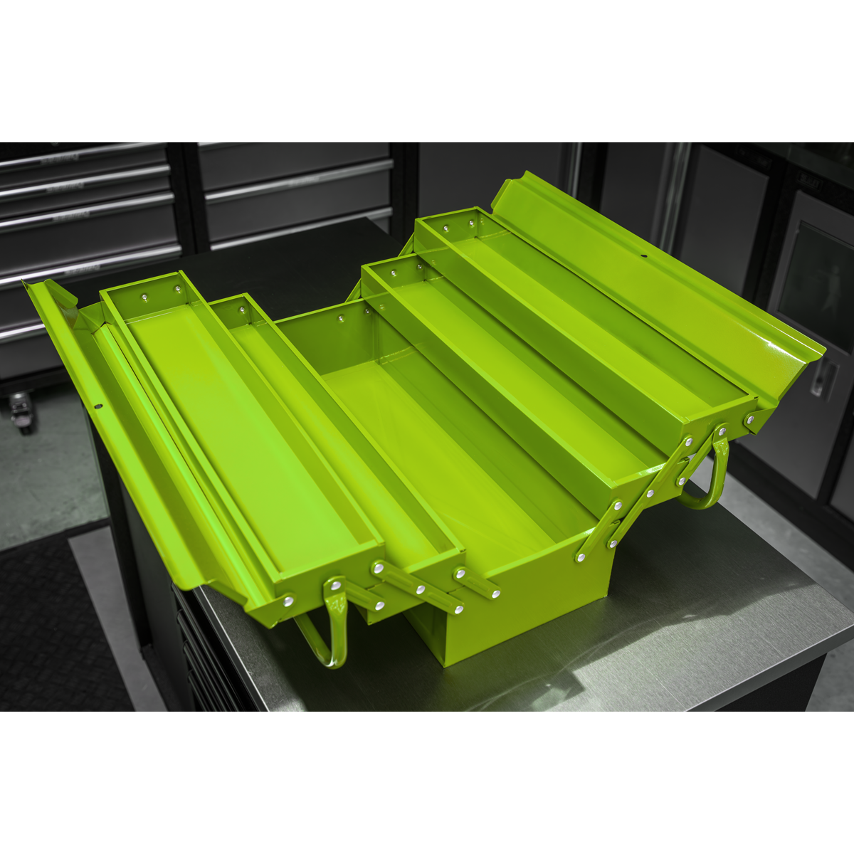 4 Tray Cantilever Toolbox 530mm - Green