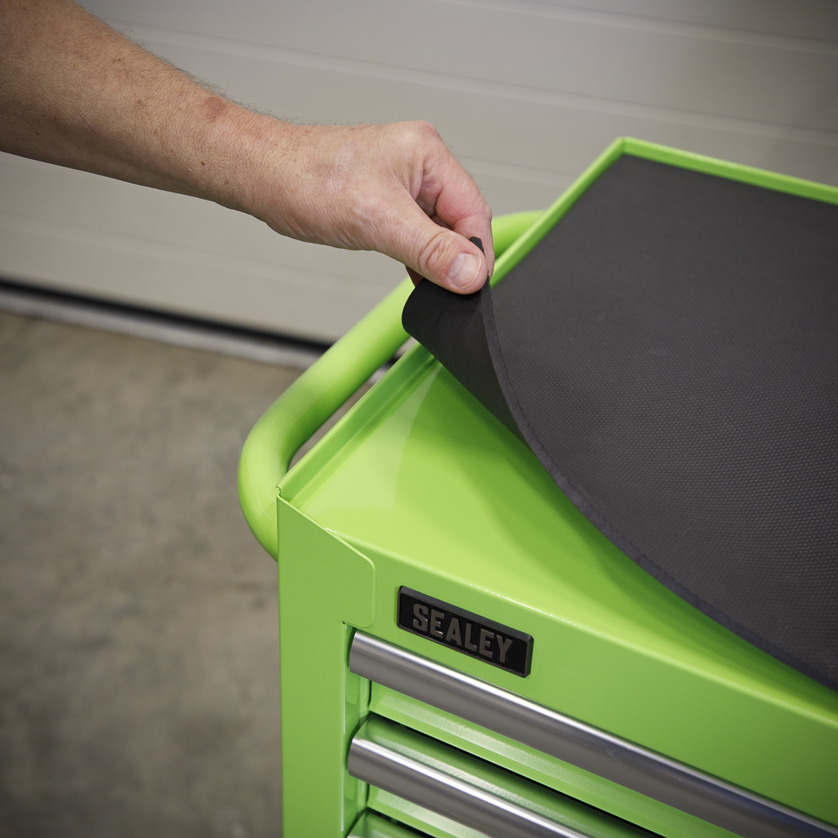 Superline PRO® Rollcab 3 Drawer with Utility Seat