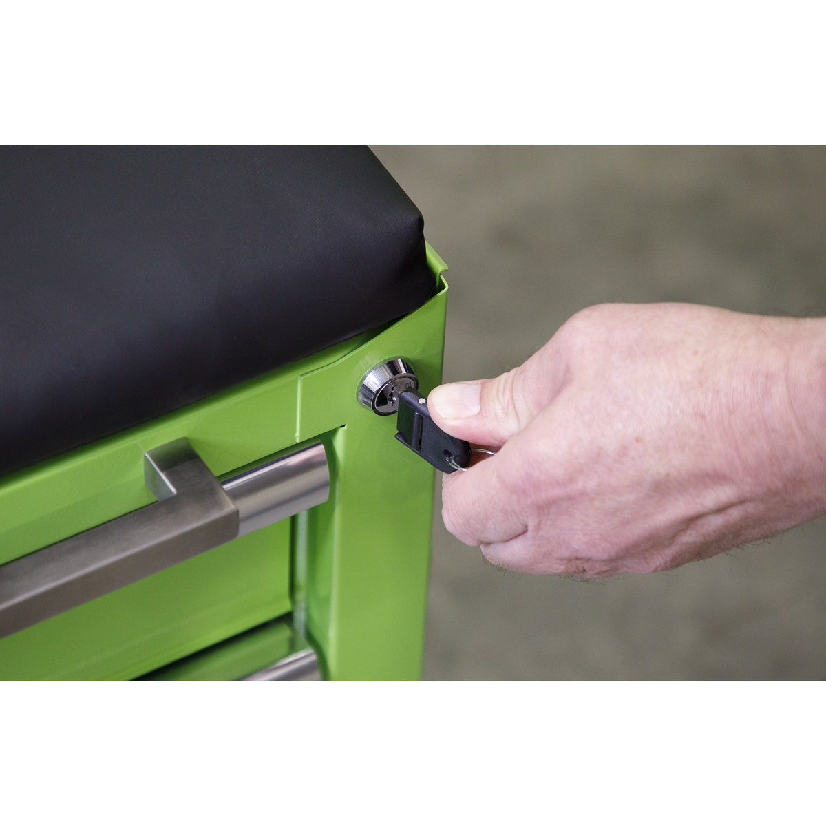 Superline PRO® Rollcab 3 Drawer with Utility Seat