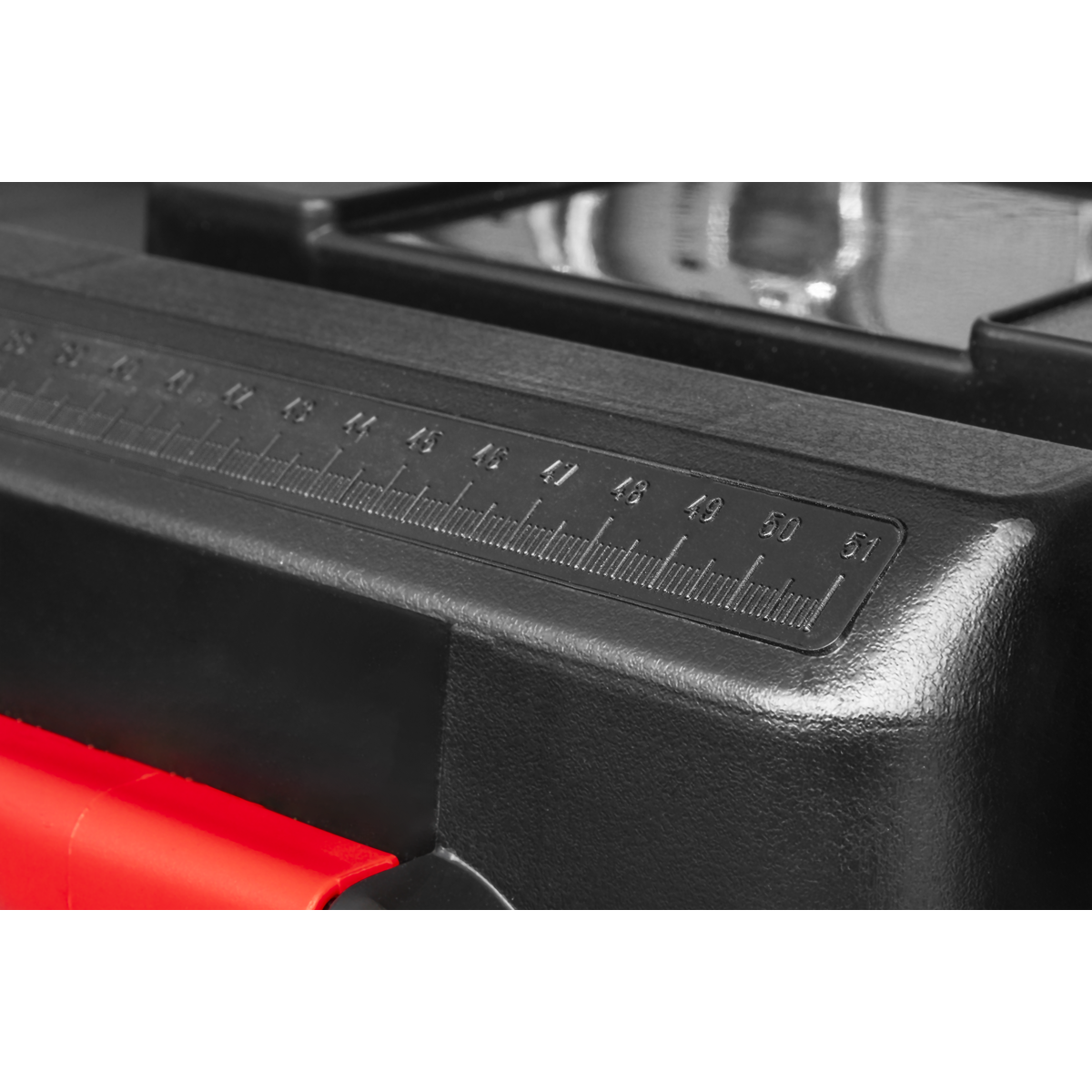 Toolbox with Locking Carry Handle 580mm
