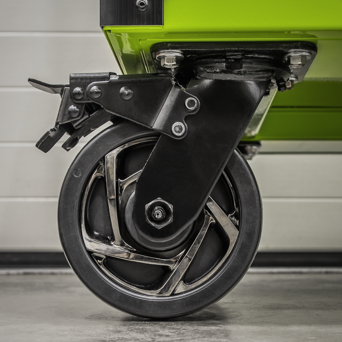 Superline PRO® Black Edition Side Locker with Castors 1864mm