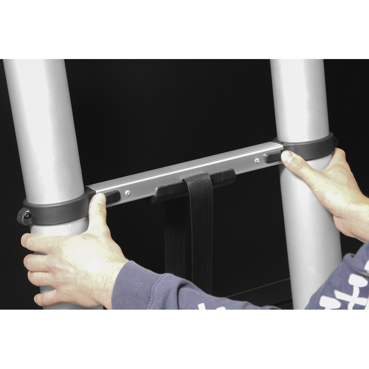 Telescopic Ladder 9-Tread Aluminium - BS EN 131