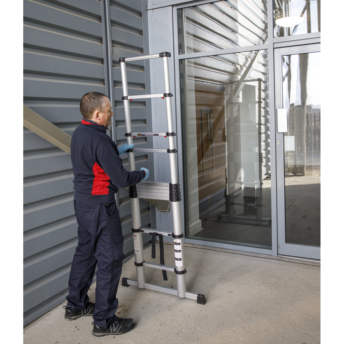 Telescopic Ladder 11-Tread Aluminium - BS EN 131