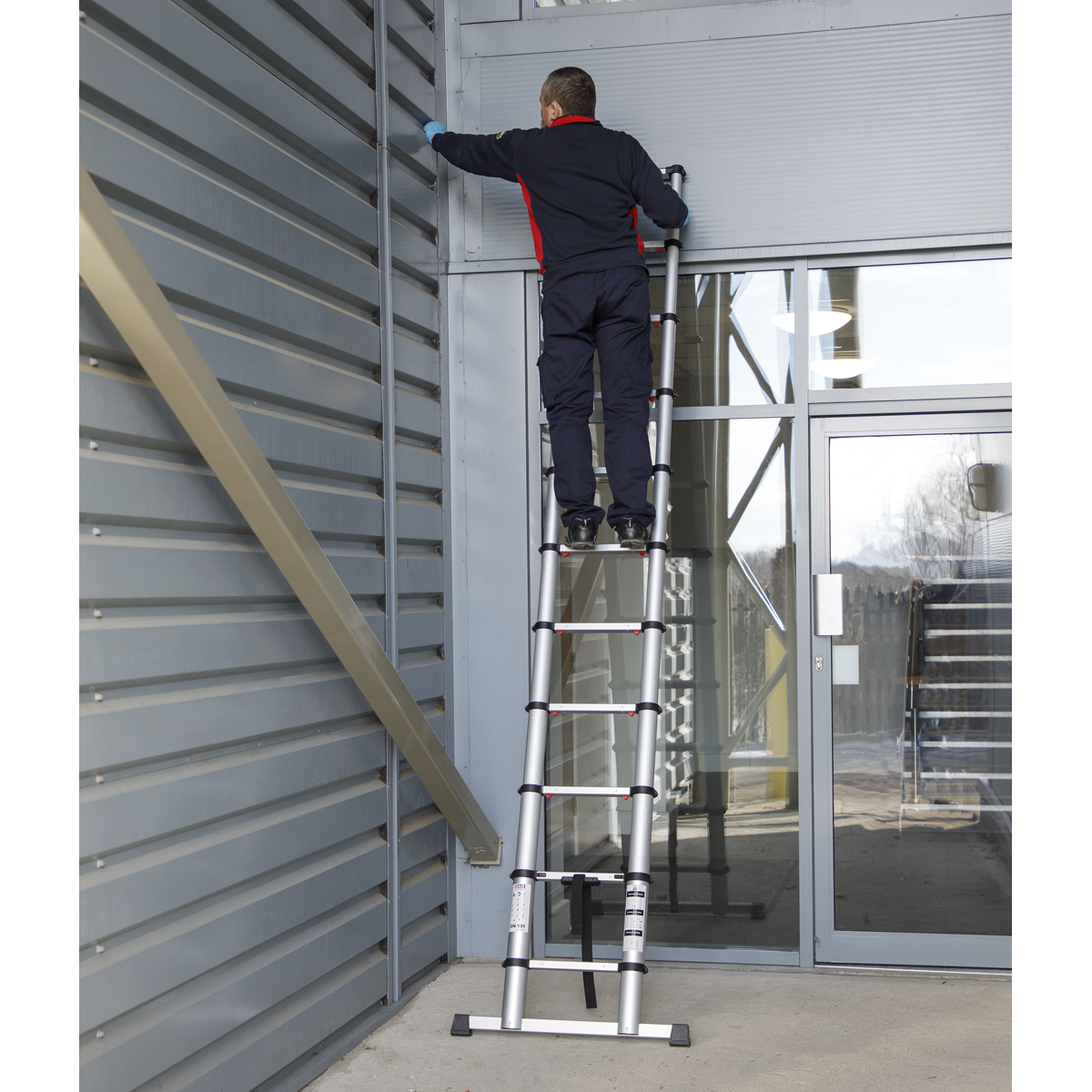 Telescopic Ladder 11-Tread Aluminium - BS EN 131