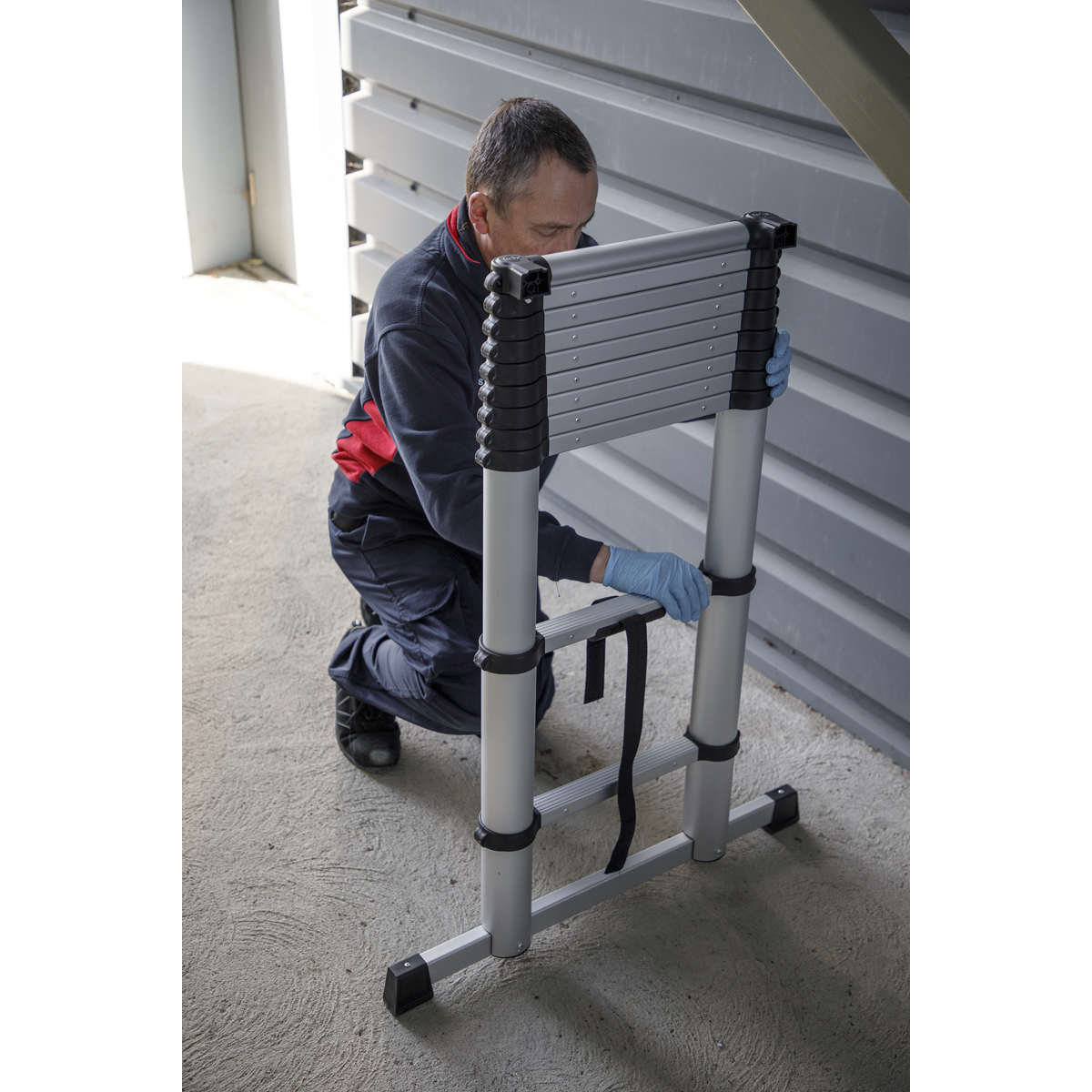 Telescopic Ladder 11-Tread Aluminium - BS EN 131