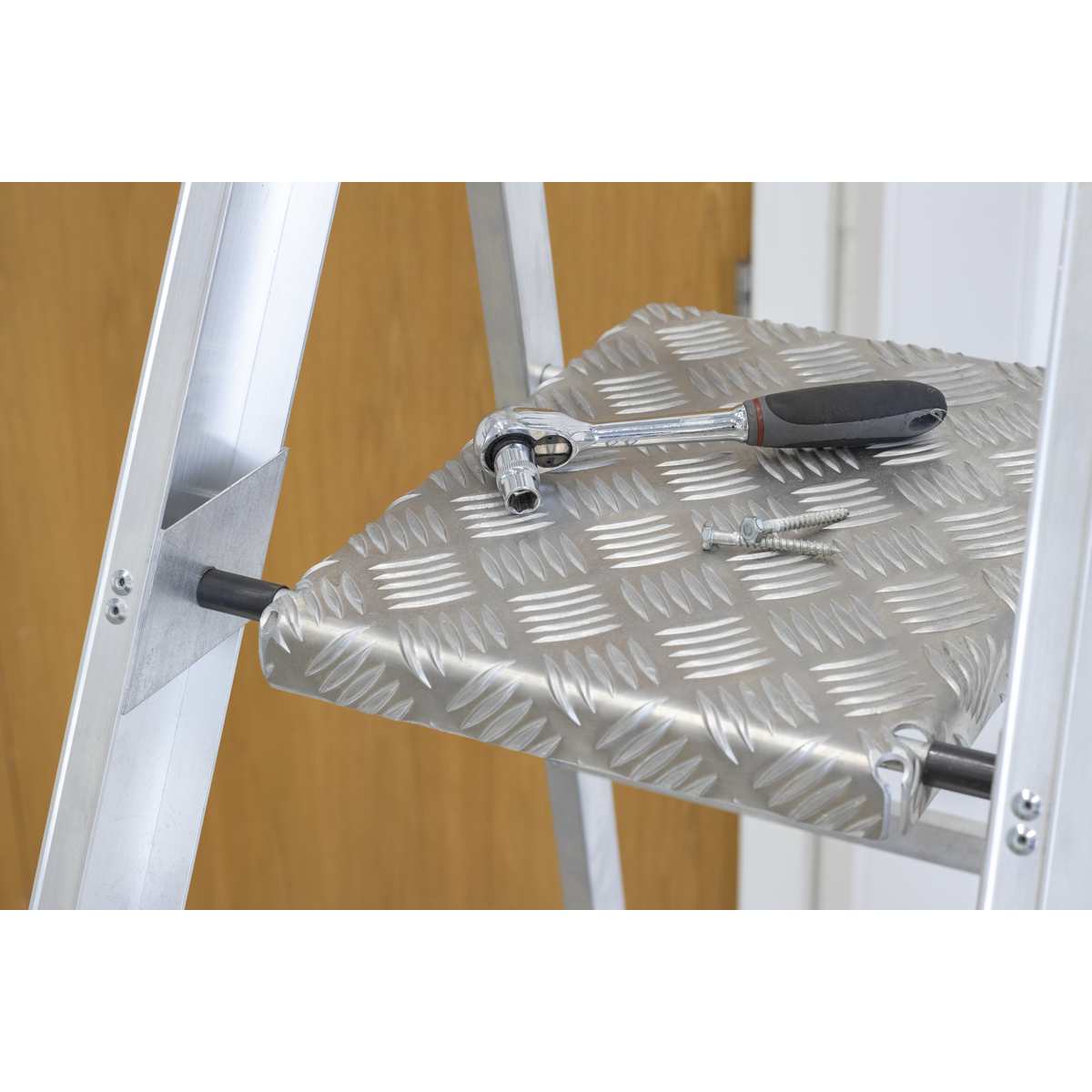 Industrial Step Ladder 12-Tread Aluminium - BS EN 131