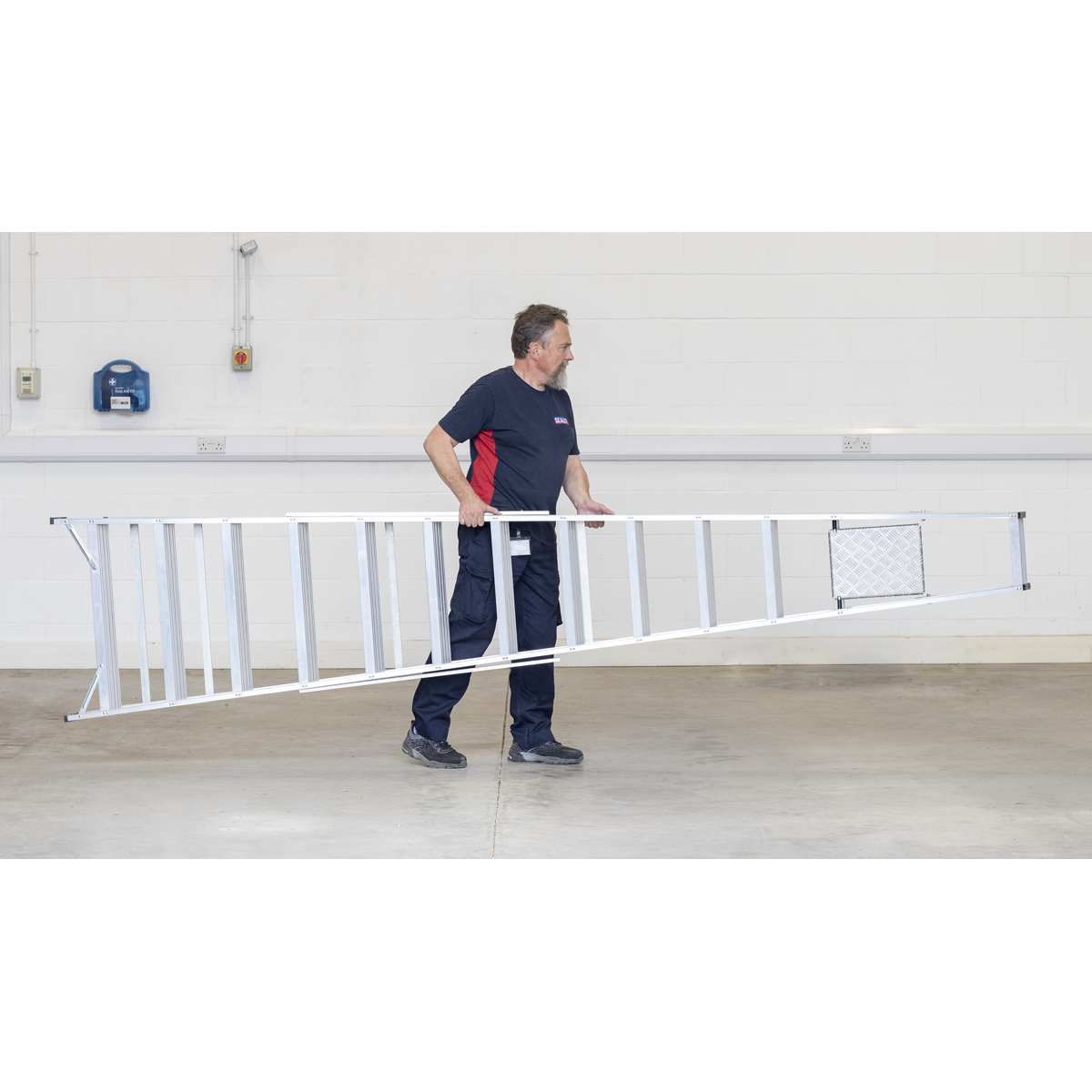 Industrial Step Ladder 12-Tread Aluminium - BS EN 131