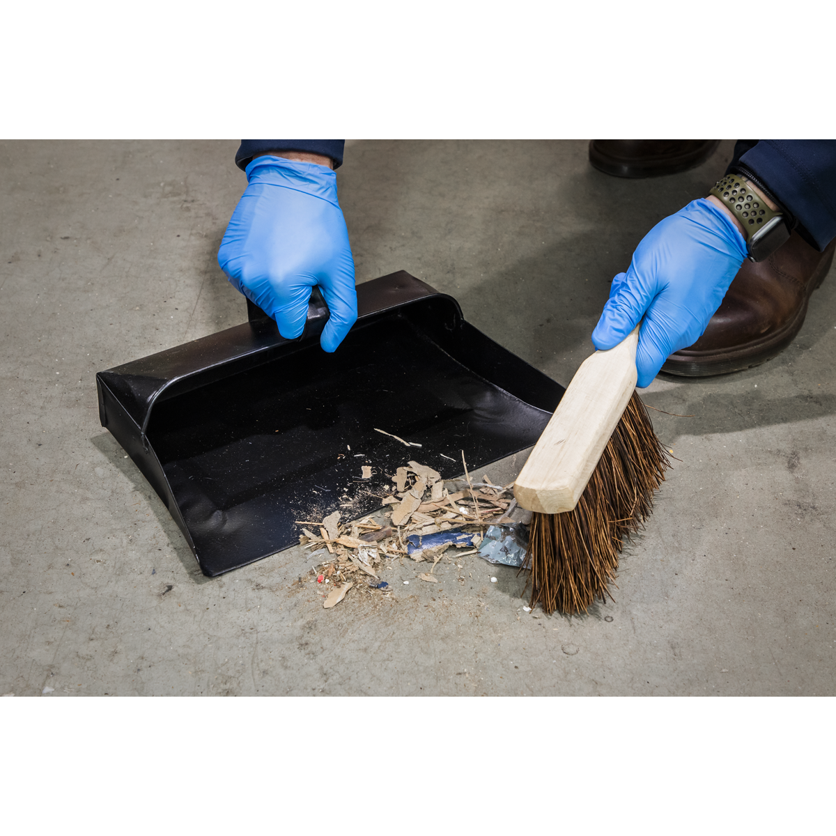 Dustpan & Brushes Metal