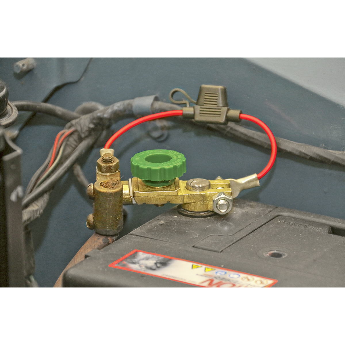 Battery Isolator Terminal & Fuse Holder 12-24V