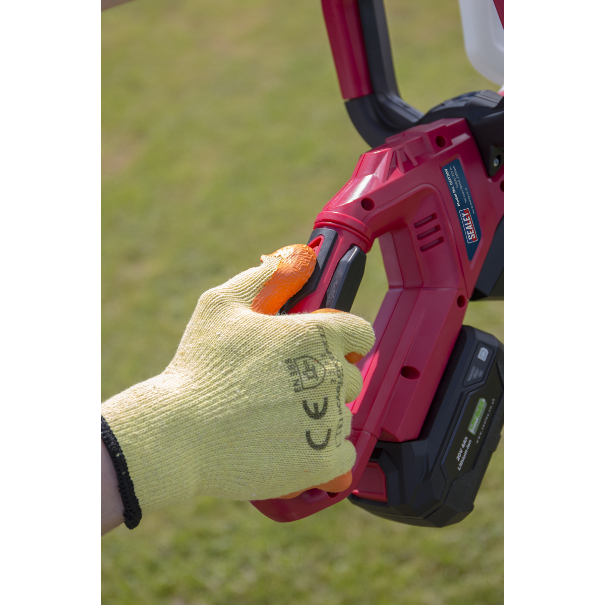 SV20 Series 52cm Cordless Hedge Trimmer 20V - Body Only