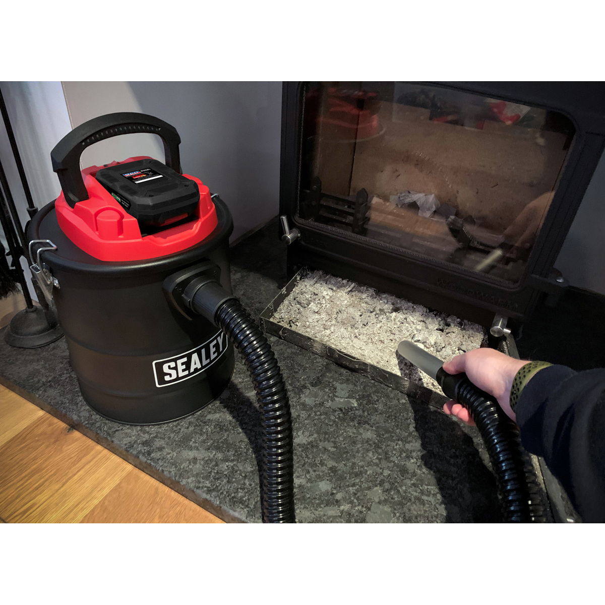 SV20 Series 15L Cordless Handheld Ash Vacuum Cleaner 20V - Body Only