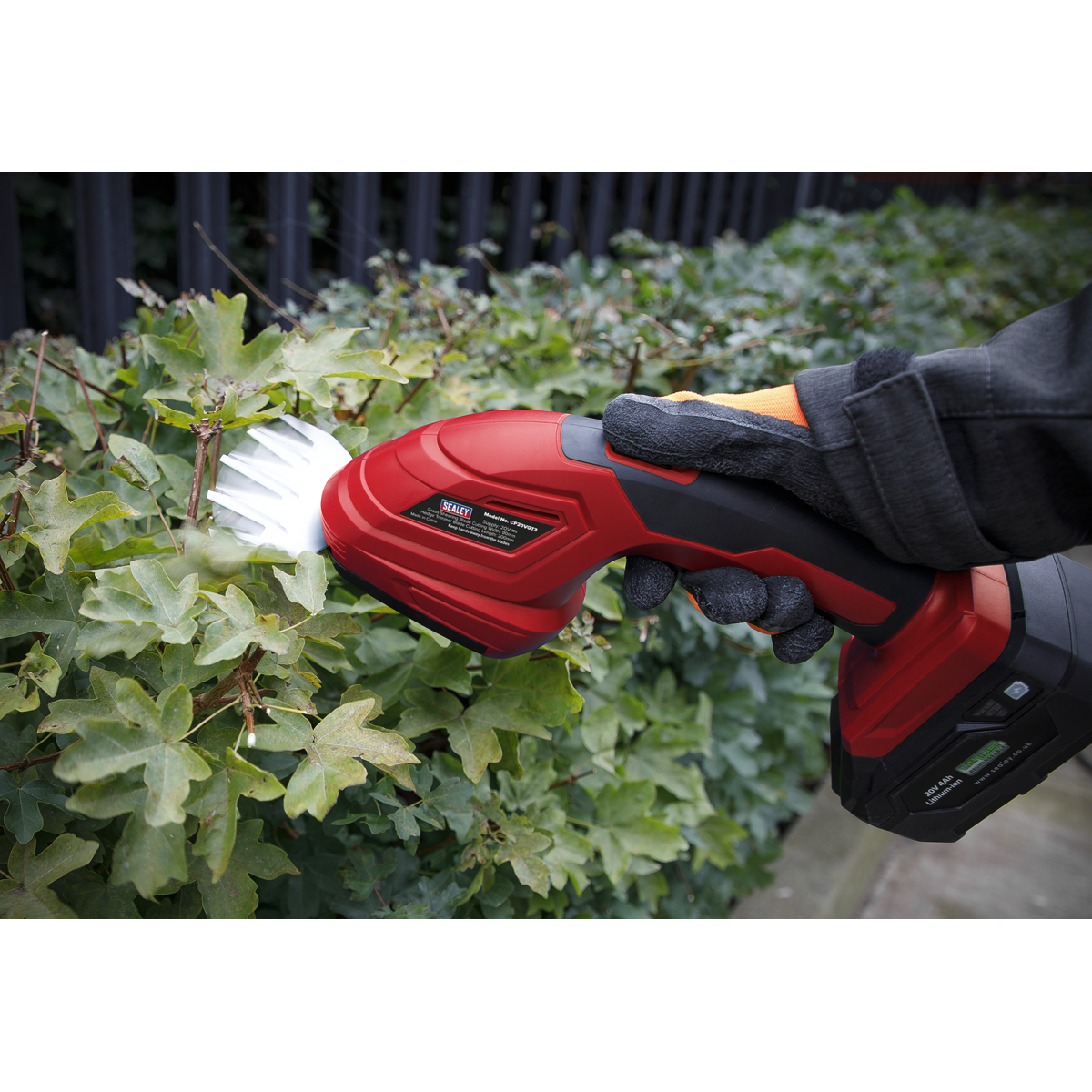 2 x SV20 Series Cordless Gardening/Pruning Combo Kit 20V - 2 Batteries