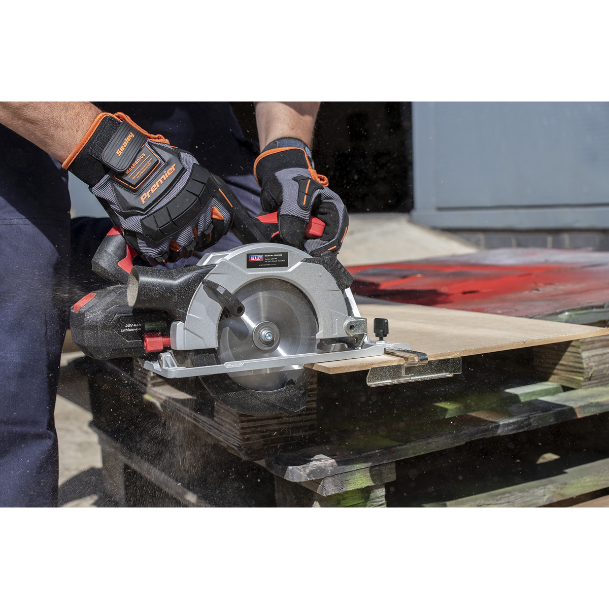 SV20 Series 150mm Cordless Circular Saw Kit 20V 2Ah