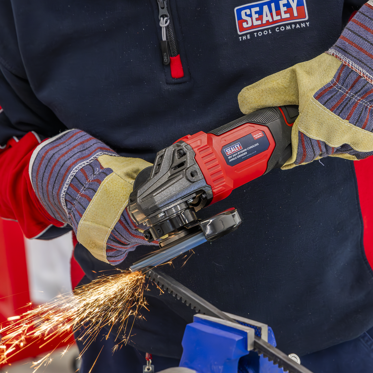 115mm Cordless Angle Grinder 18V 3Ah - Red