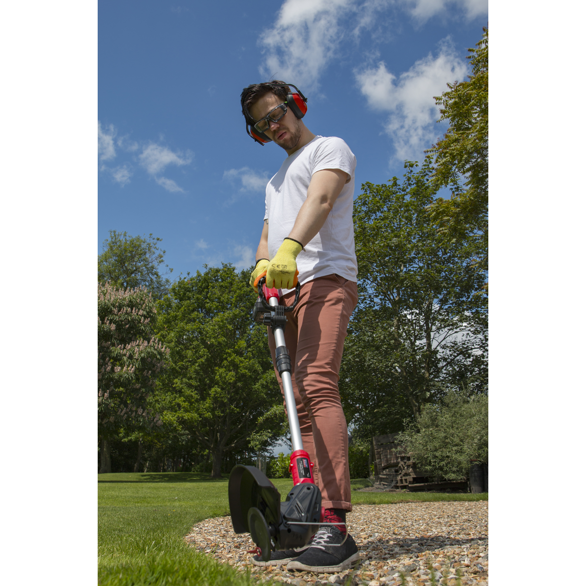 SV20 Series Cordless Grass Trimmer 20V with 2Ah Battery & Charger