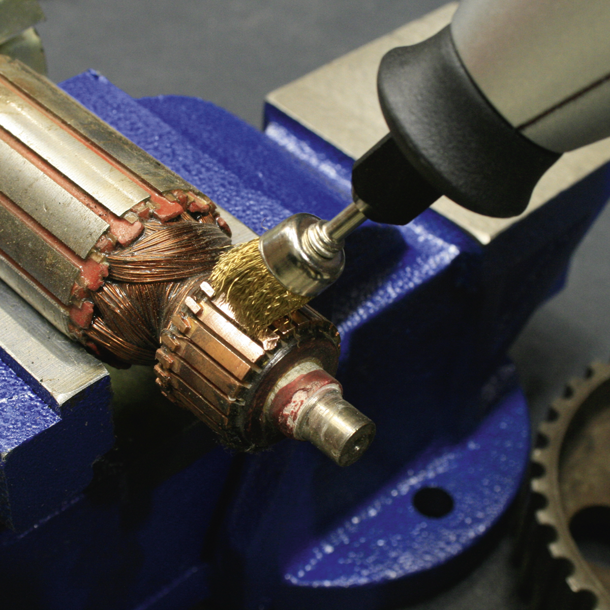 Multipurpose Rotary Tool & Engraver Kit 230V 219pc