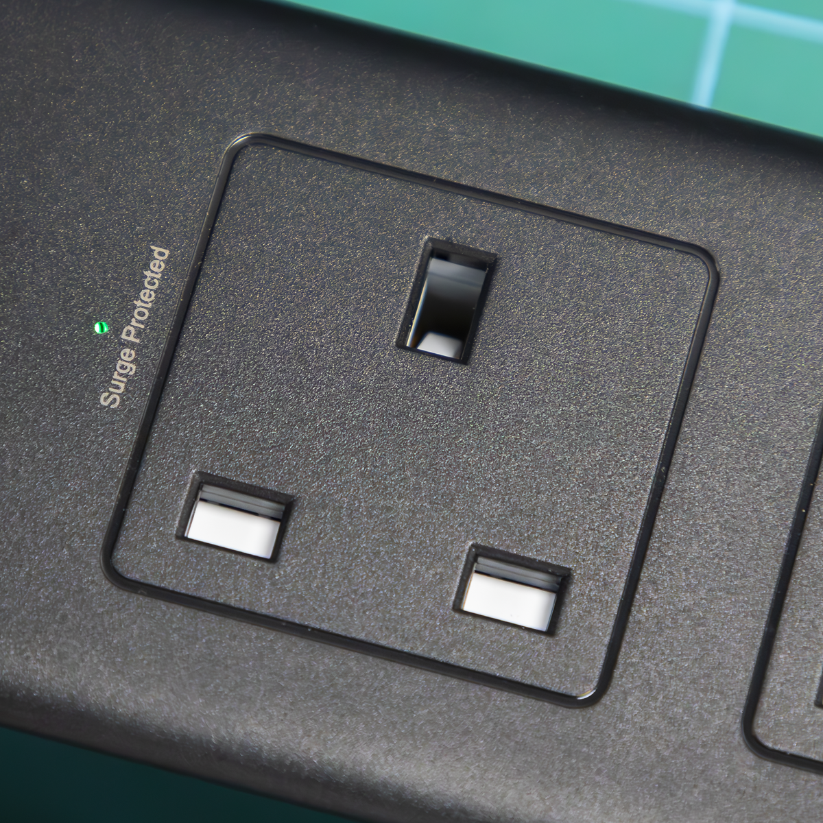 2.6m Extension Lead with USB Ports - Black