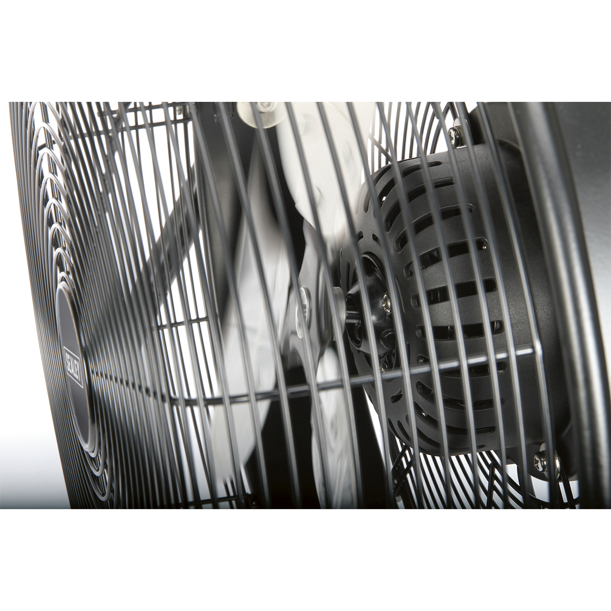 Industrial High Velocity Floor Fan with Internal Oscillation 18"