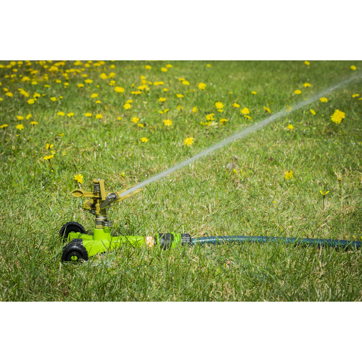 Pulsating Sprinkler with Metal Wheeled Base
